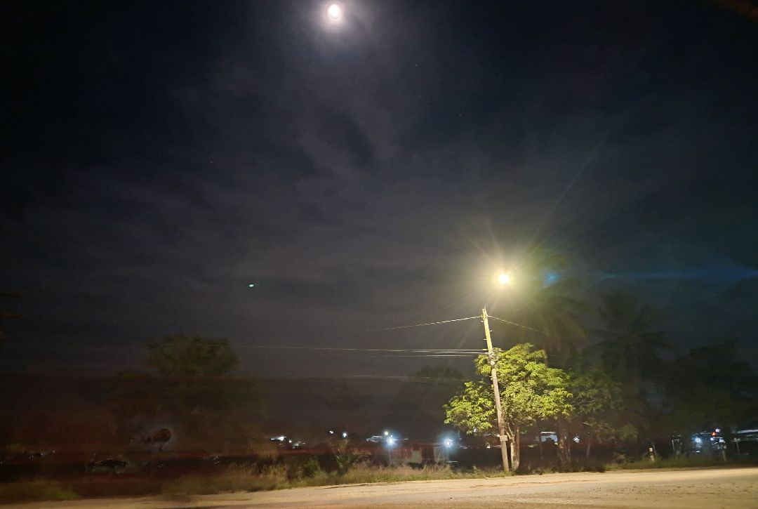 I feel so alone and I really miss him 😭 I wanna